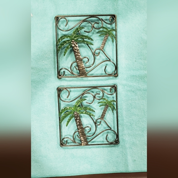 Two Vintage Palm Tree Metal Decor - Picture 6 of 6